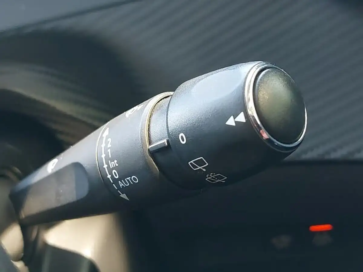 2021-peugeot-208-12-puretech-allure-100bhp-big-18