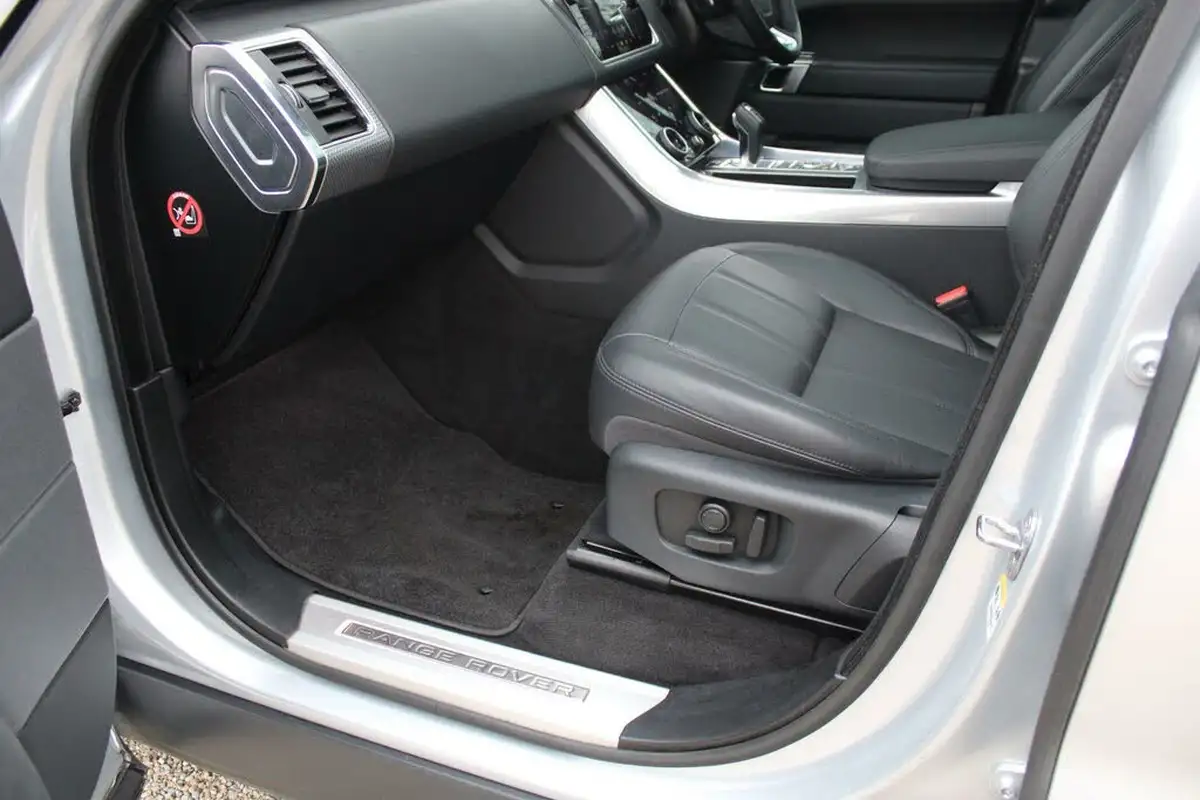 2019-land-rover-range-rover-sport-30-sdv6-hse-dynamic-big-36