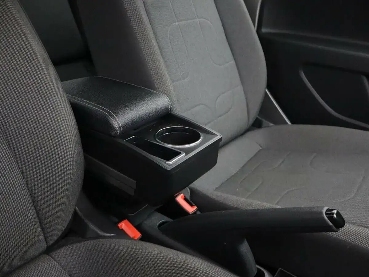 2014-volkswagen-up-10-move-up-59bhp-3d-big-14