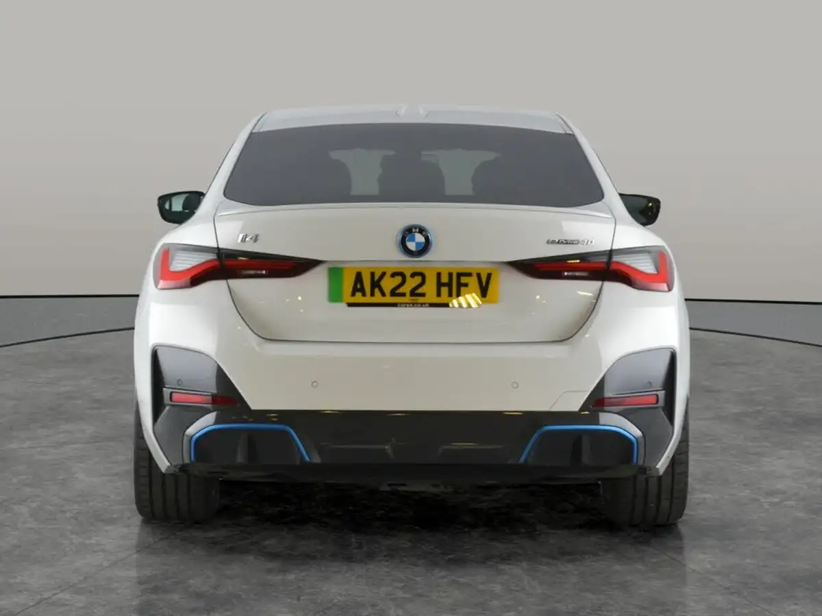 2022-bmw-i4-e-edrive40-m-sport-big-10