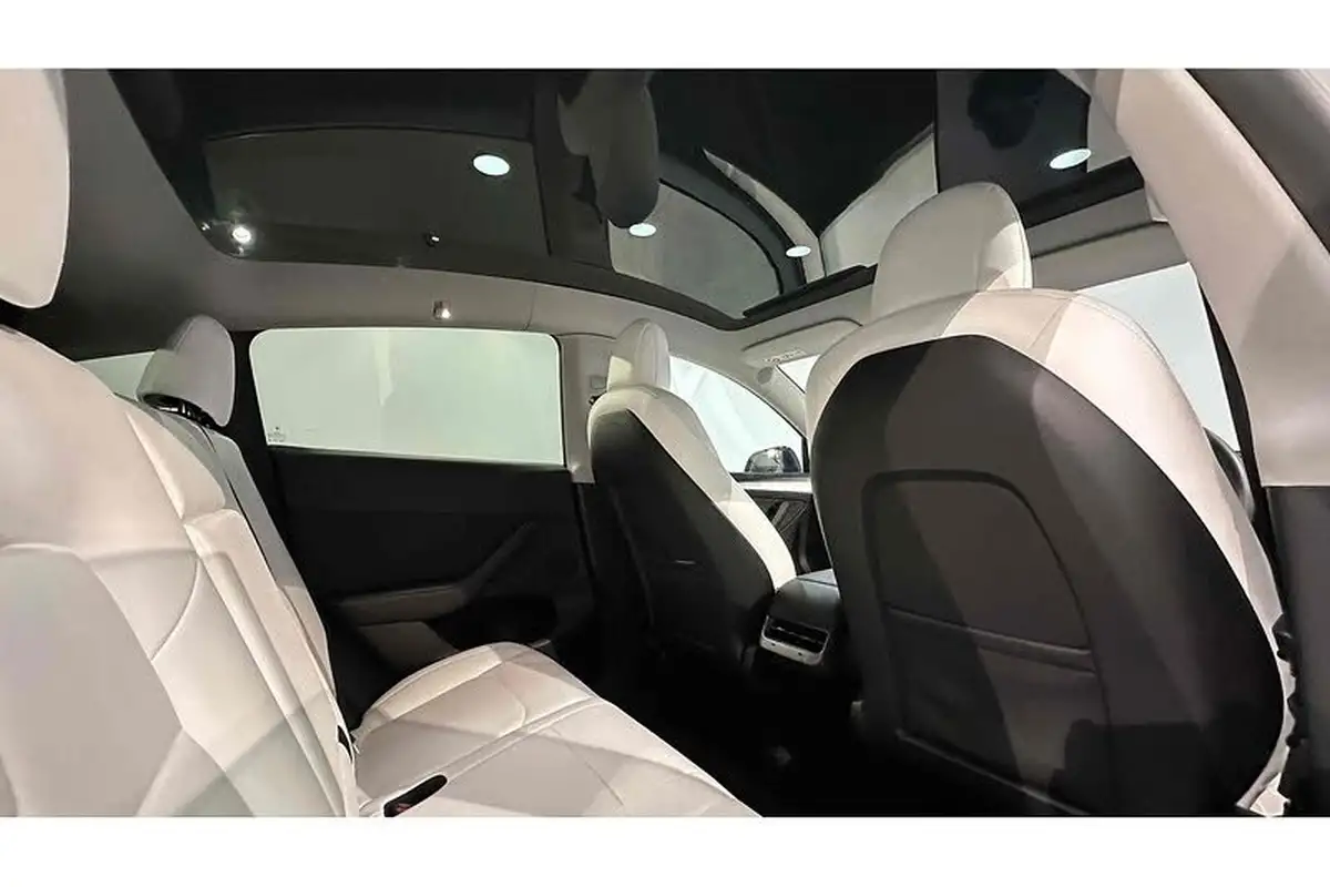 2022-tesla-model-y-e-long-range-big-26
