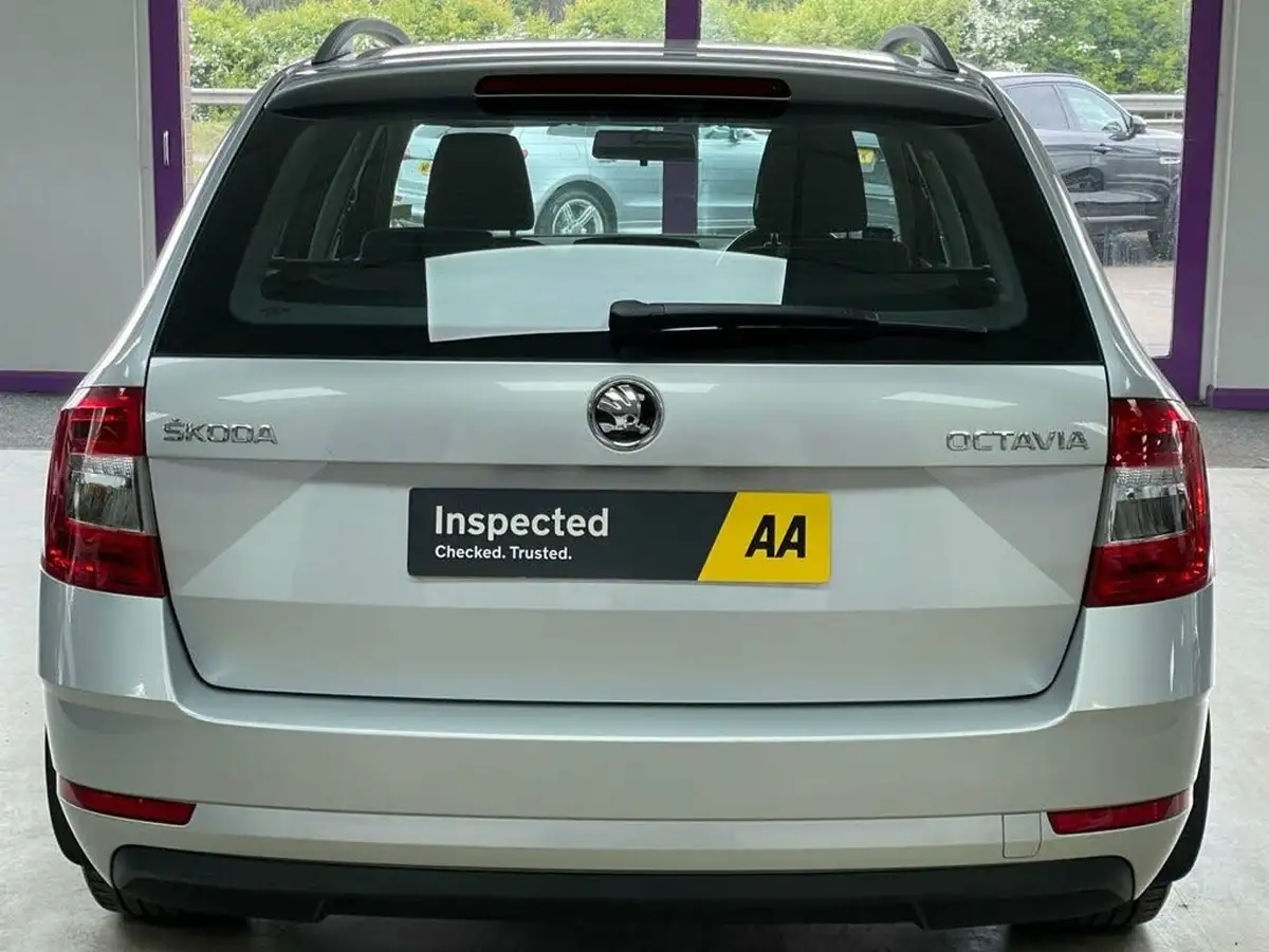 2019-skoda-octavia-10-tsi-s-estate-big-8