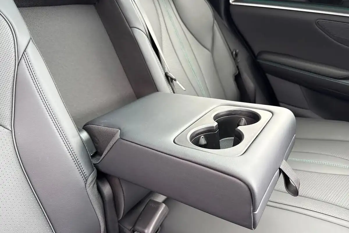 2025-byd-seal-15-design-big-37