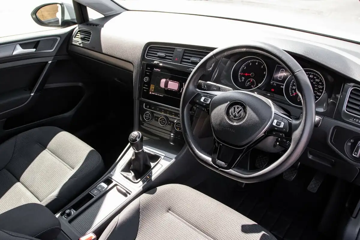 2020-volkswagen-golf-15-tsi-match-edition-150ps-hatchback-big-4