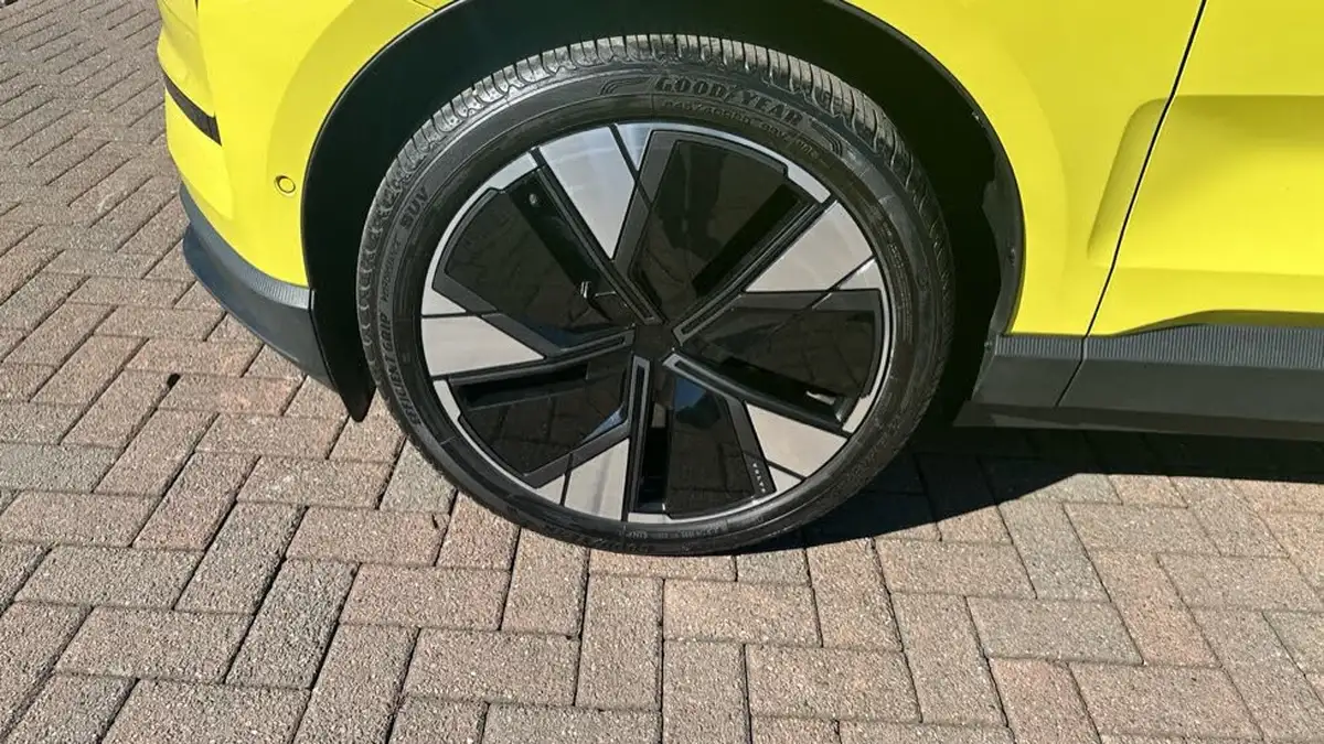 2024-volvo-ex30-e-twin-ultra-big-43