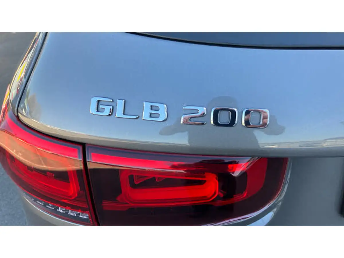 2021-mercedes-benz-glb-class-13-glb200-amg-line-premium-plus-7-8g-tronic-big-30