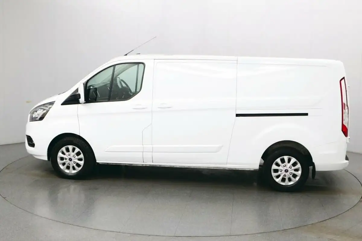 2022-ford-transit-custom-20tdci-300-l1h2-limited-170pseu6dt-big-3