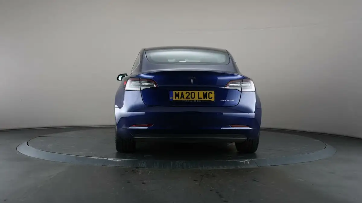 2020-tesla-model-3-e-long-range-big-33