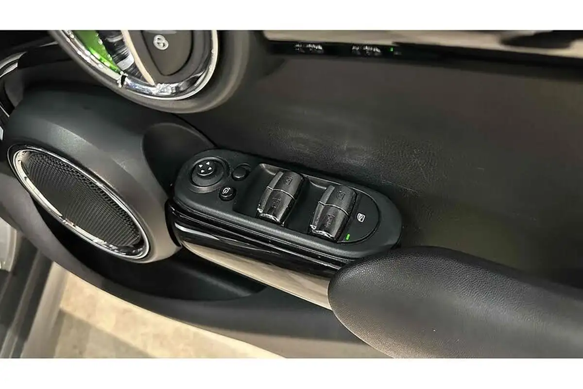 2018-mini-cooper-15-cooper-series-ii-ss-hatchback-5d-auto-big-29