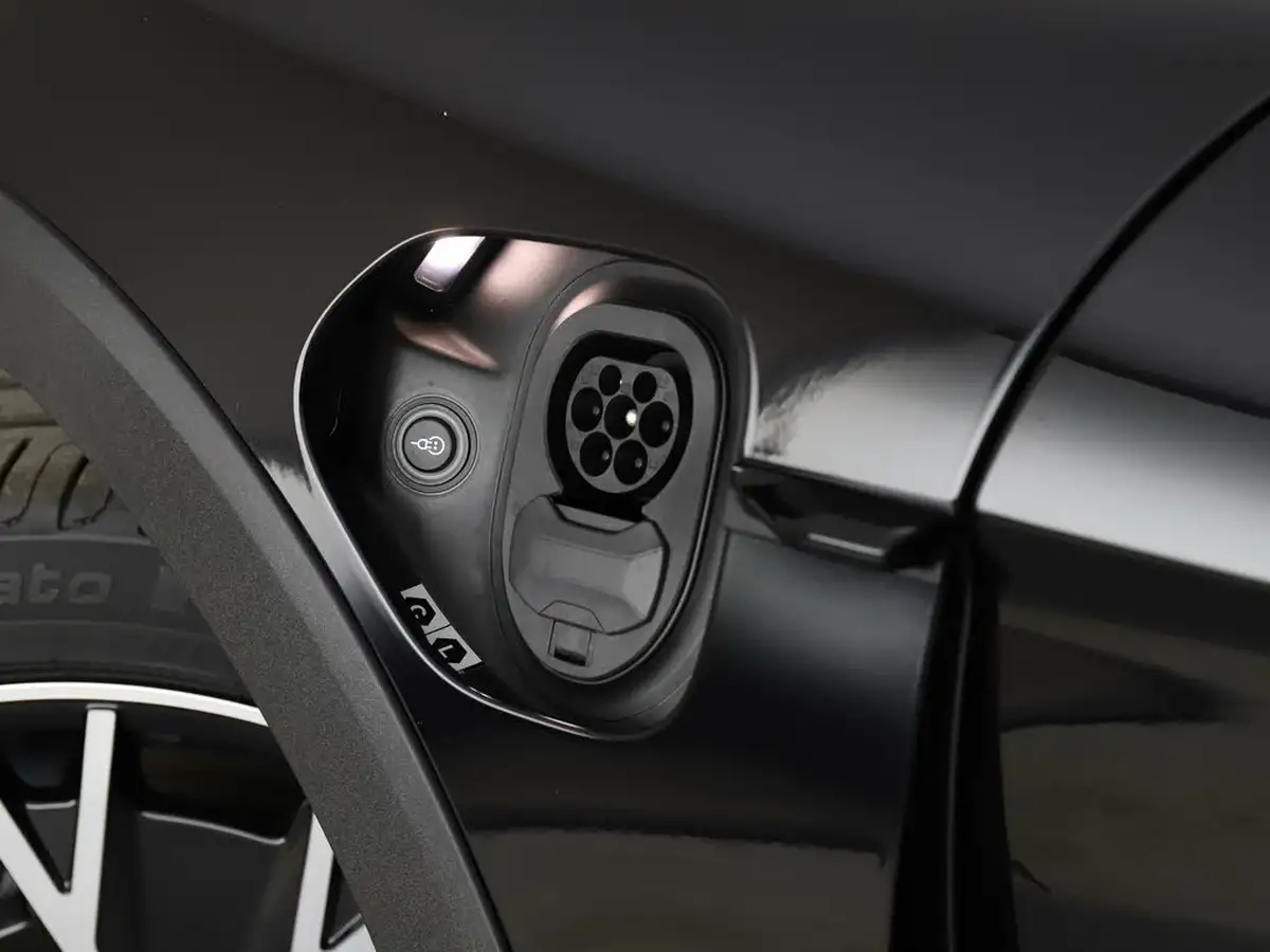 2025-porsche-taycan-e-4-cross-turismo-435ps-big-37