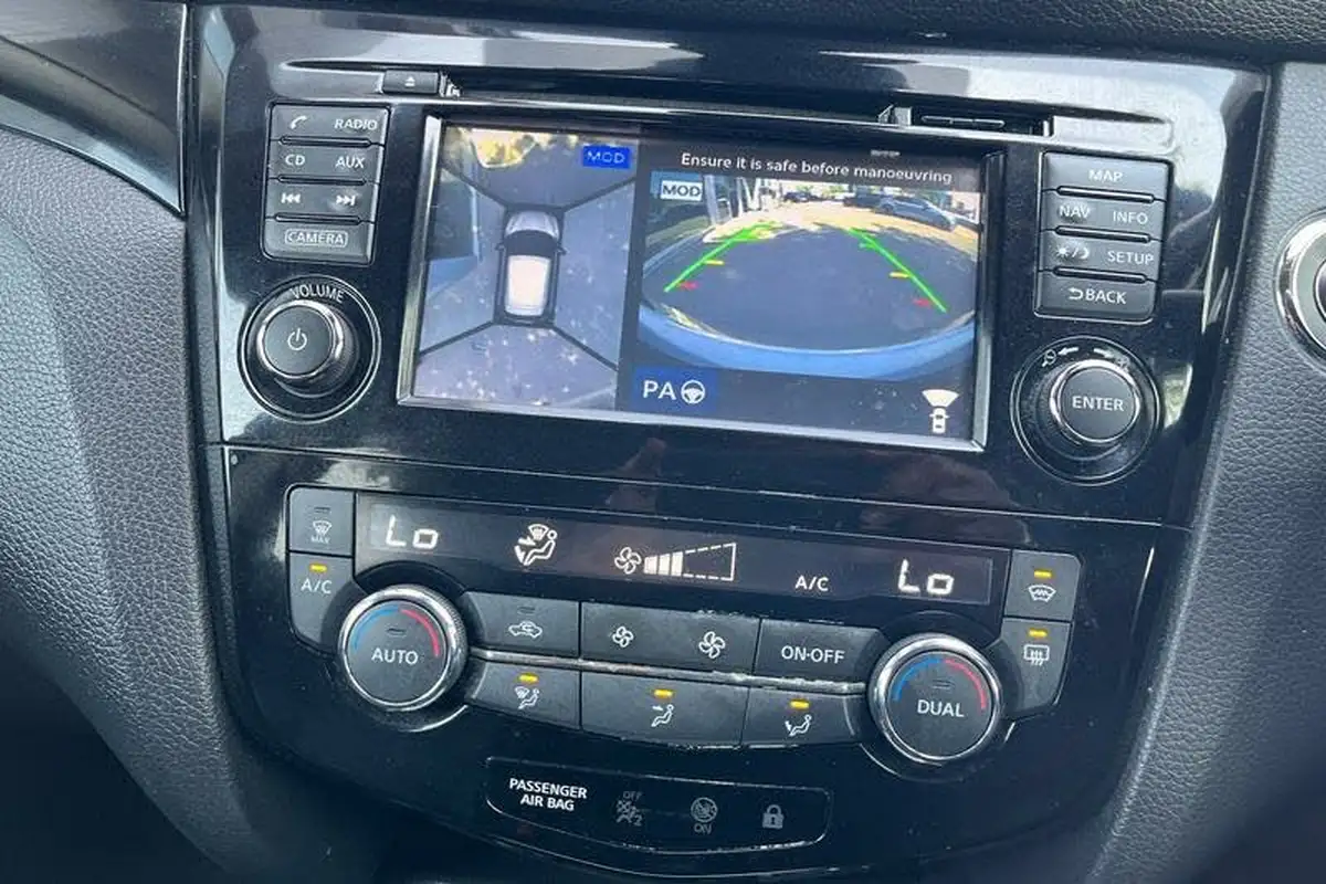2017-nissan-qashqai-12-dig-t-tekna-big-27