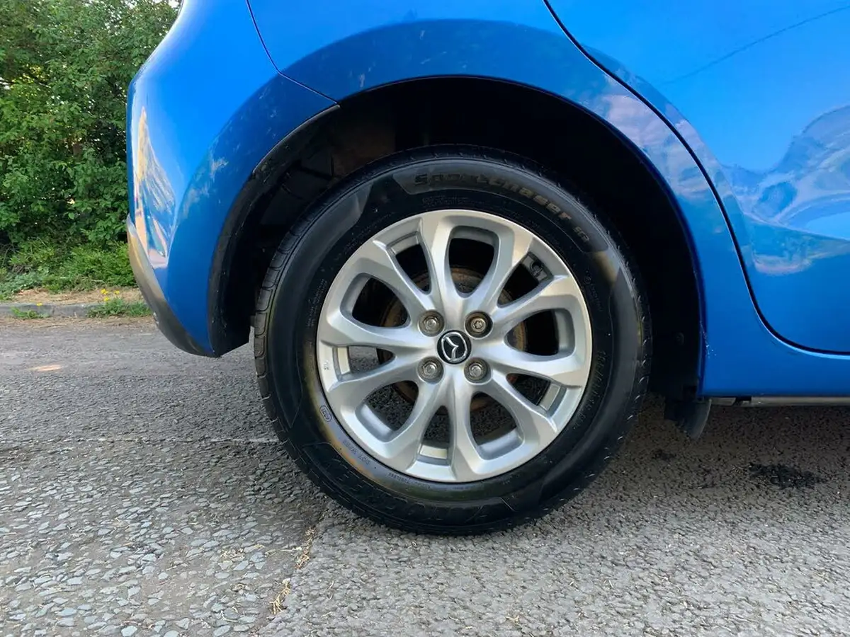 2015-mazda-mazda2-15-se-l-90ps-big-29