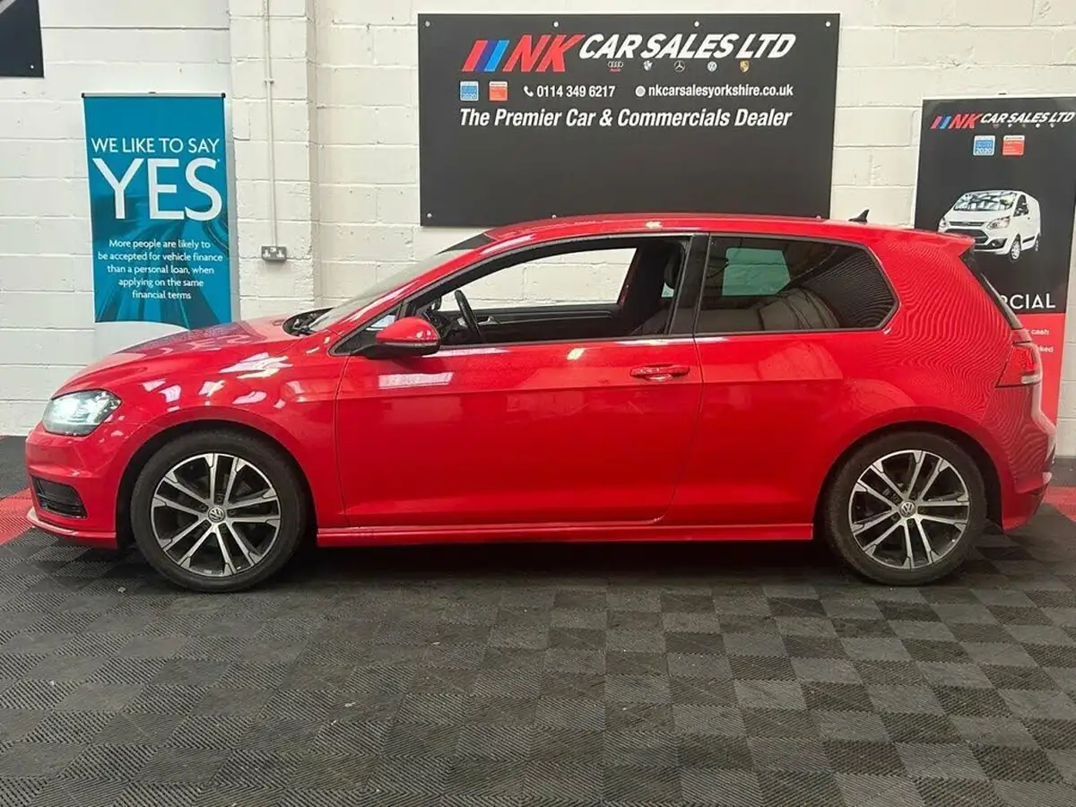 2016-volkswagen-golf-14-tsi-r-line-edition-3d-big-1