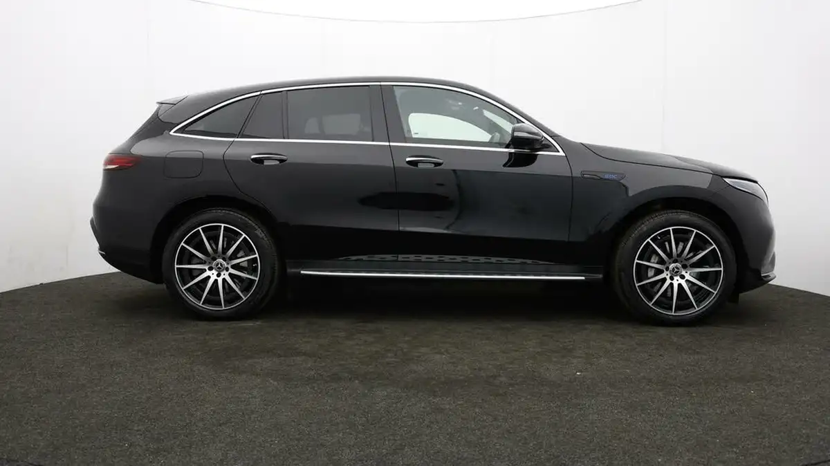 2022-mercedes-benz-eqc-e-eqc-400-amg-line-big-38