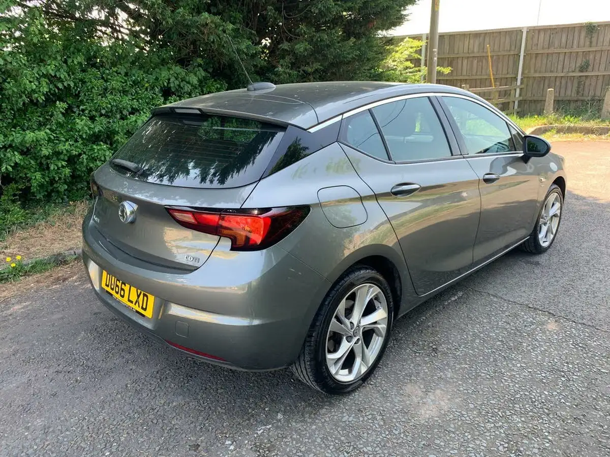 2016-vauxhall-astra-16cdti-sri-110ps-hatchback-big-5