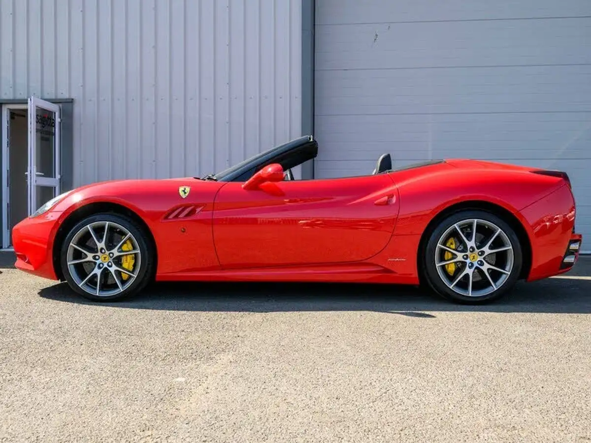 2010-ferrari-california-43-big-4