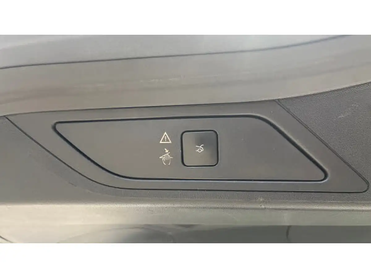 2022-citroen-grand-c4-spacetourer-12-puretech-shine-eat8-big-34