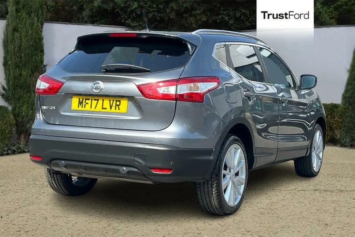2017-nissan-qashqai-12-dig-t-tekna-big-3