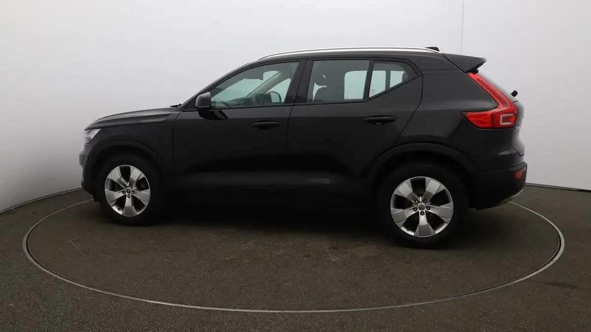 2021-volvo-xc40-15-t3-momentum-163bhp-big-57