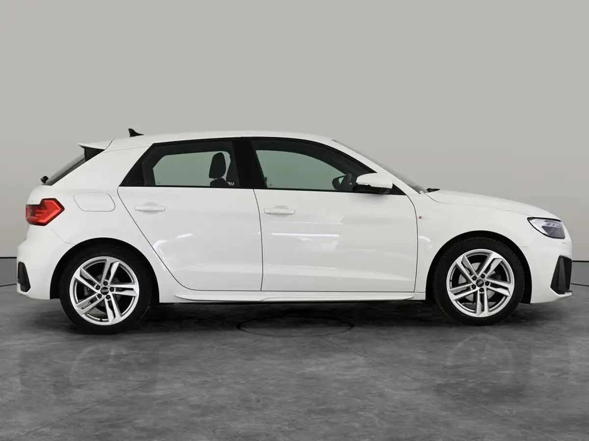 2022-audi-a1-10-30-tfsi-s-line-big-4