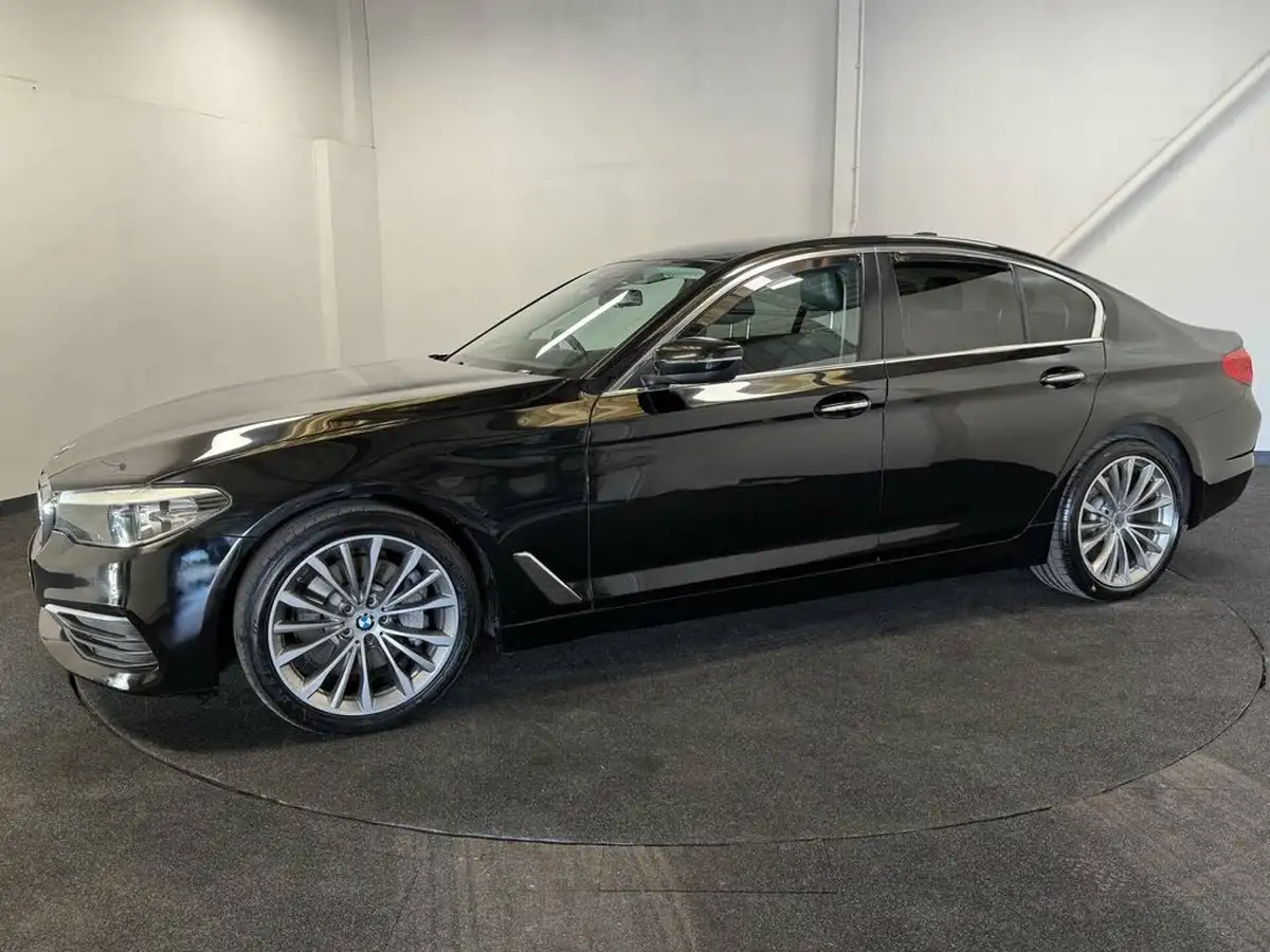 2017-bmw-5-series-20-530i-se-saloon-4d-big-1