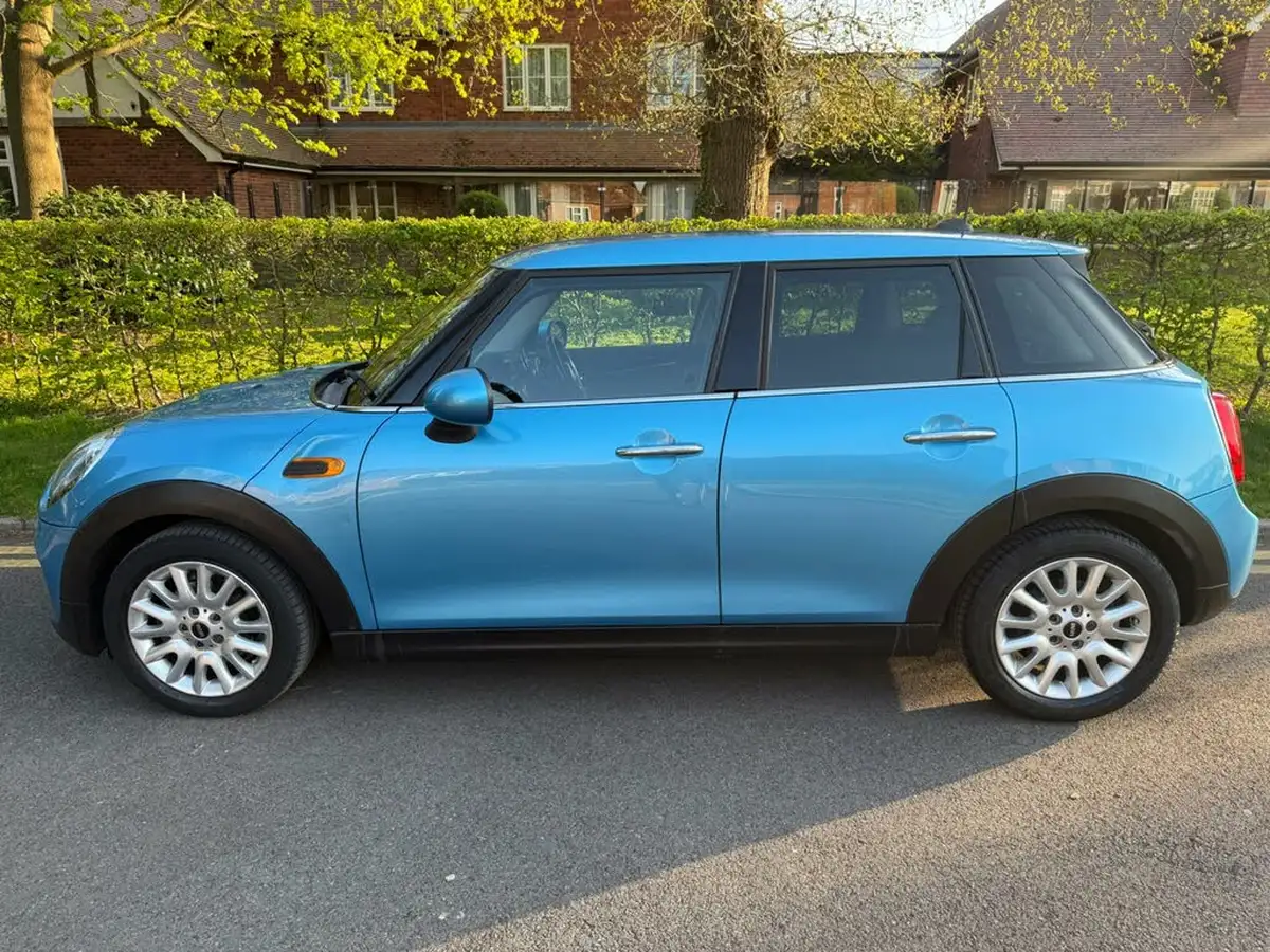 2015-mini-cooper-12-one-ss-5d-big-3
