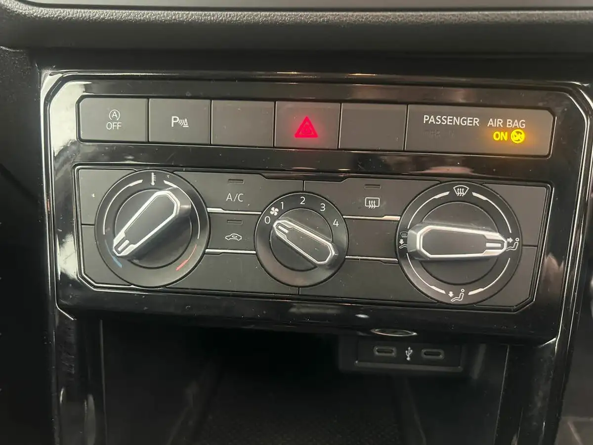 2022-volkswagen-t-cross-10-tsi-black-edition-110ps-big-16