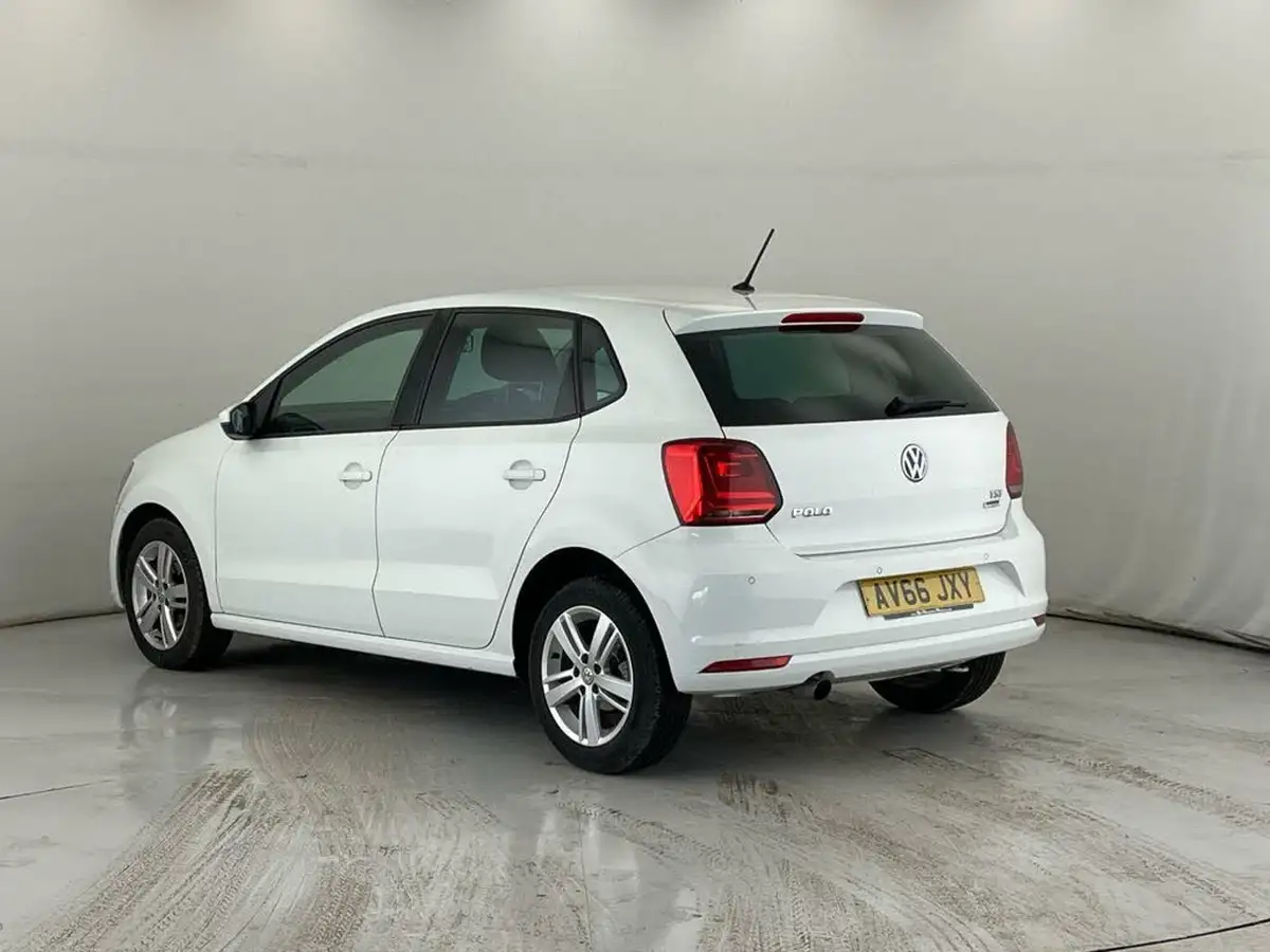 2016-volkswagen-polo-12-tsi-match-5d-big-5