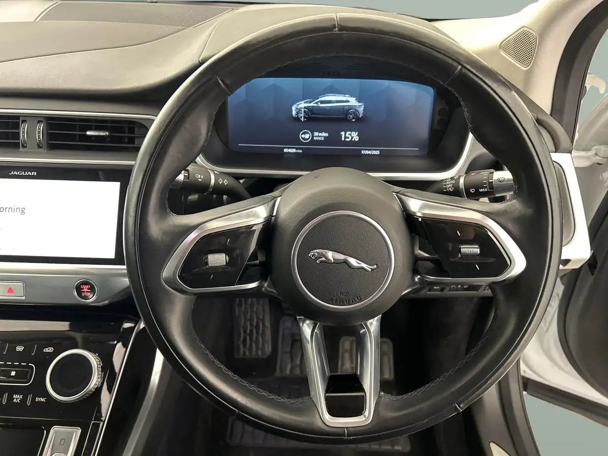 2022-jaguar-i-pace-ev400-se-big-13