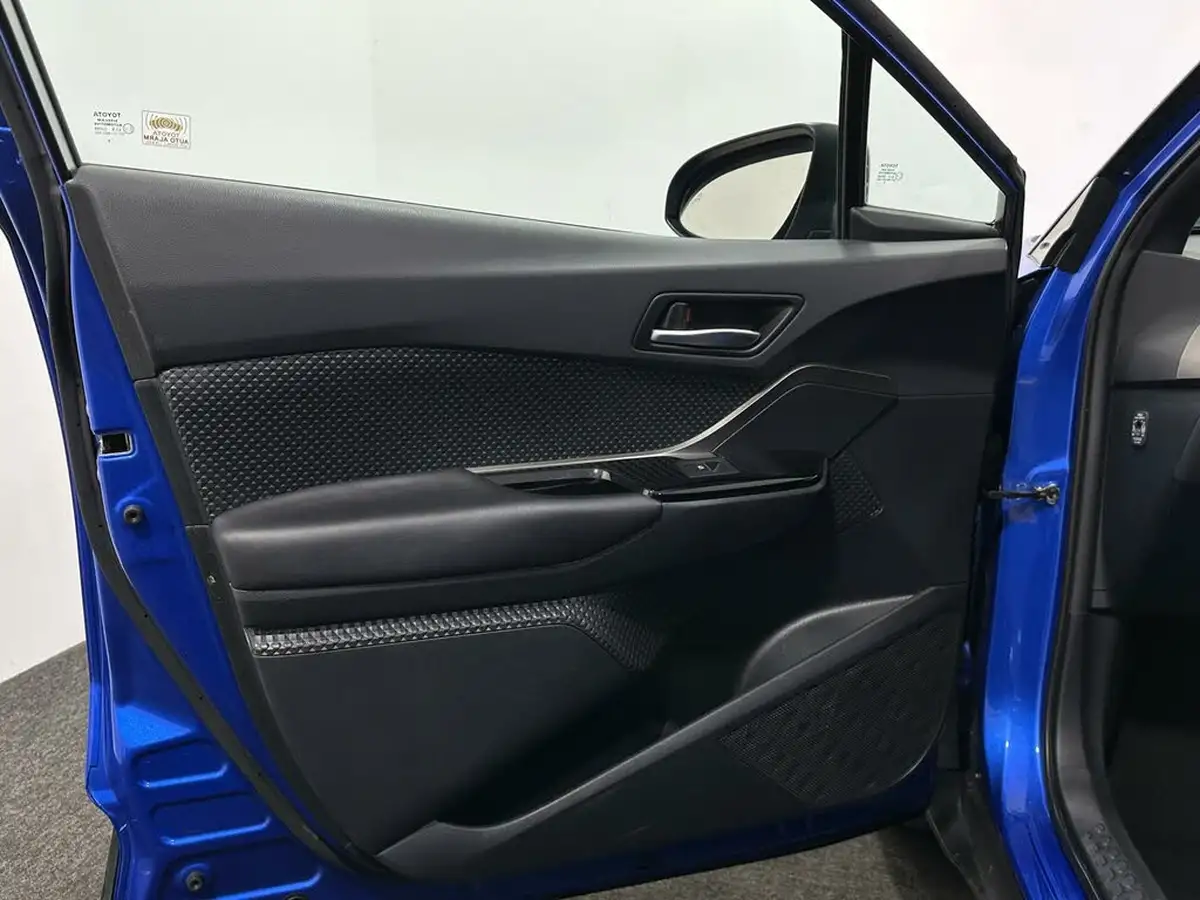2018-toyota-c-hr-18-vvt-i-dynamic-big-29