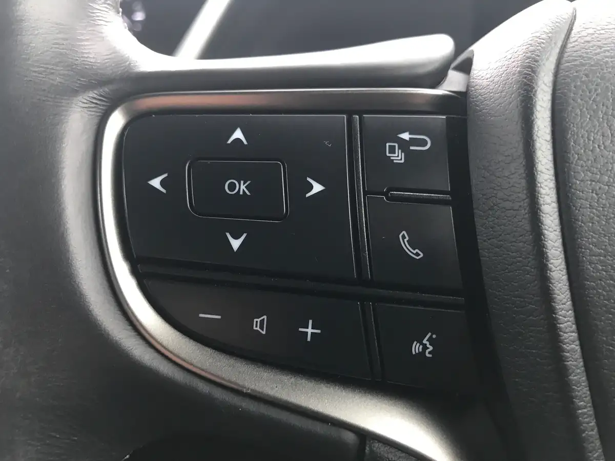 2019-lexus-ux-250h-20-ux-big-19