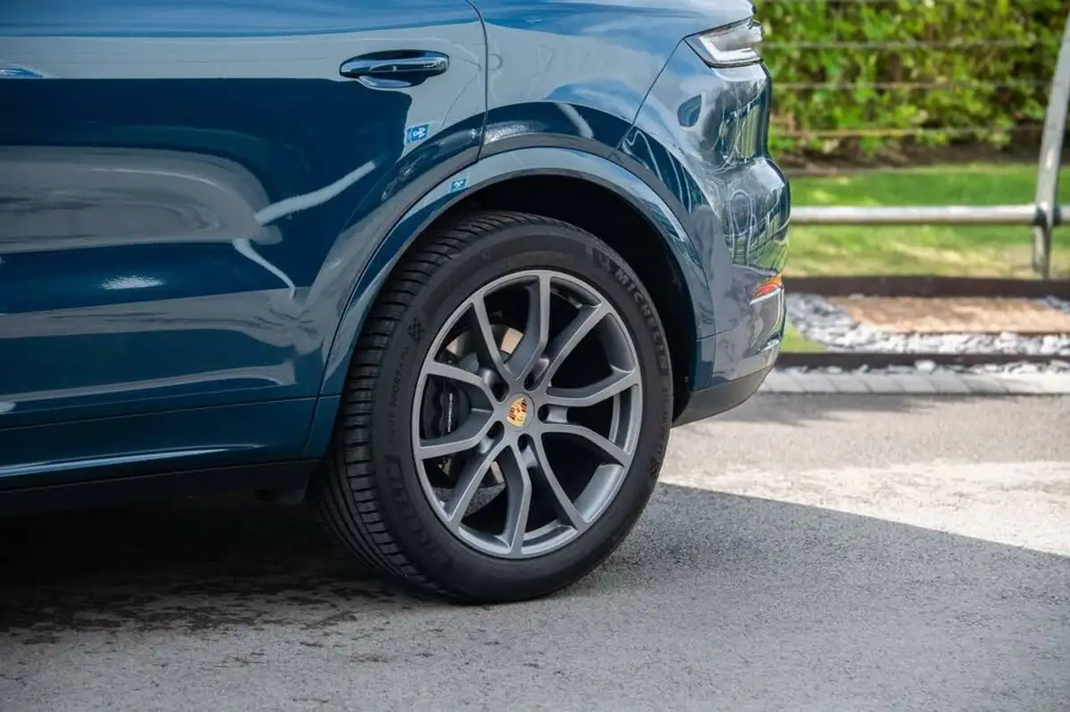 2024-porsche-cayenne-30-v6-353ps-station-wagon-big-22