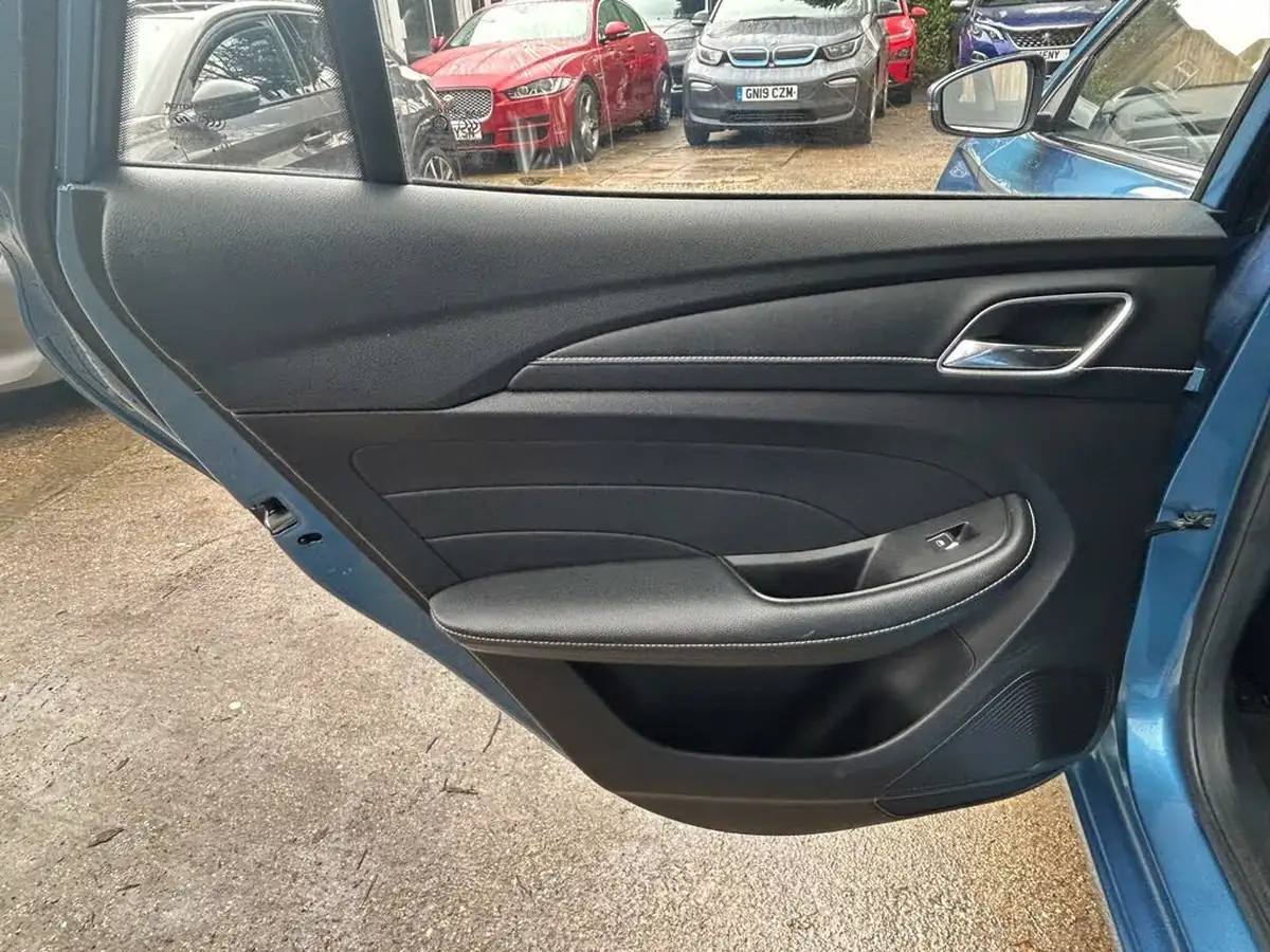 2021-mg-mg5-e-exclusive-ev-big-18