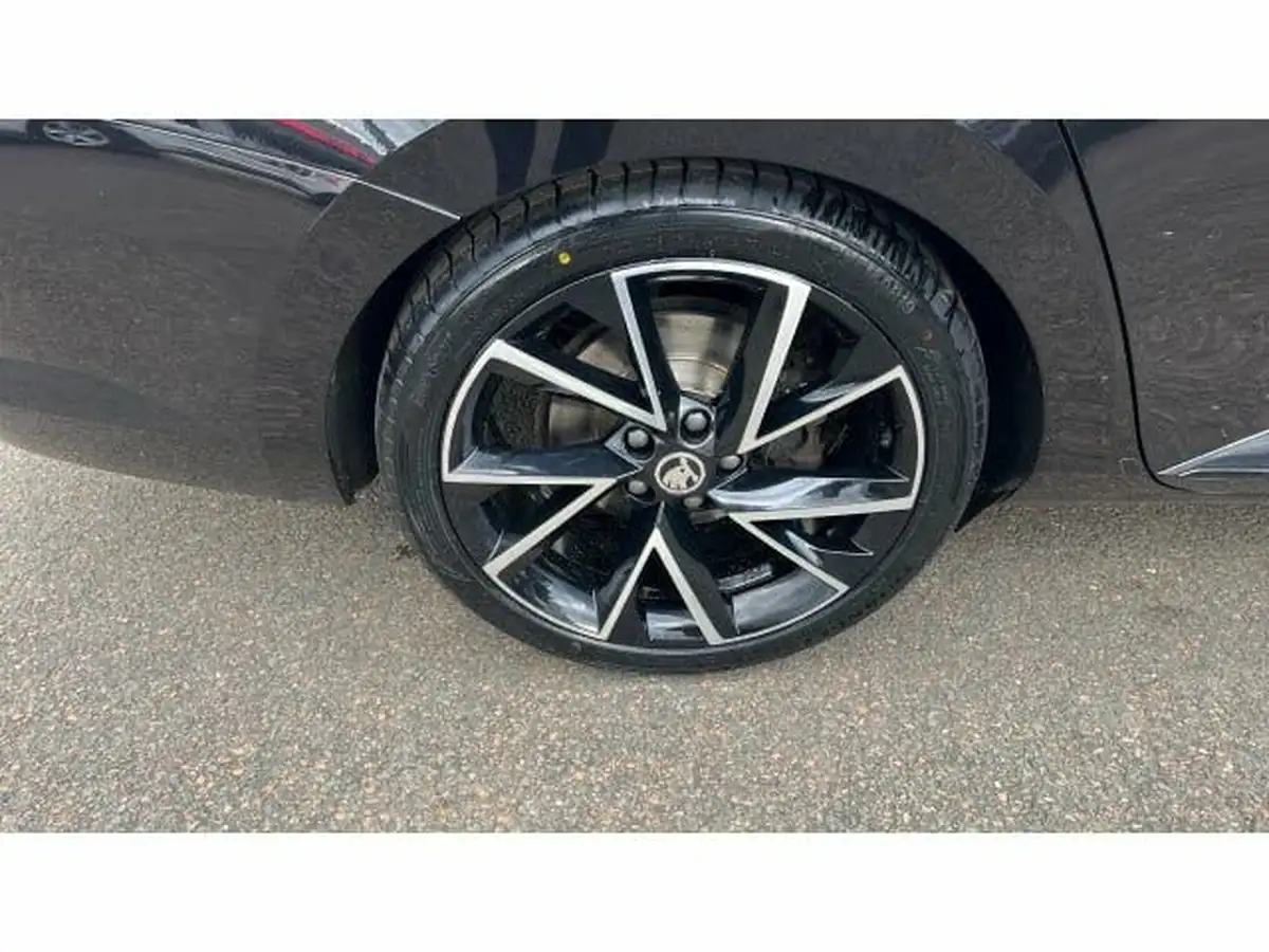 2018-skoda-superb-20-tsi-sportline-220ps-ss-hatchback-big-23