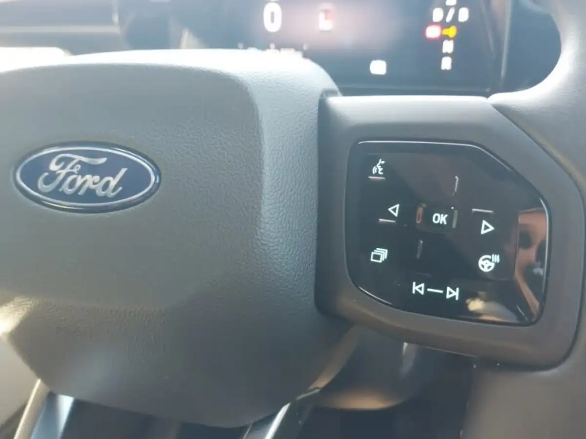 2024-ford-explorer-e-premium-286ps-77kwh-big-15