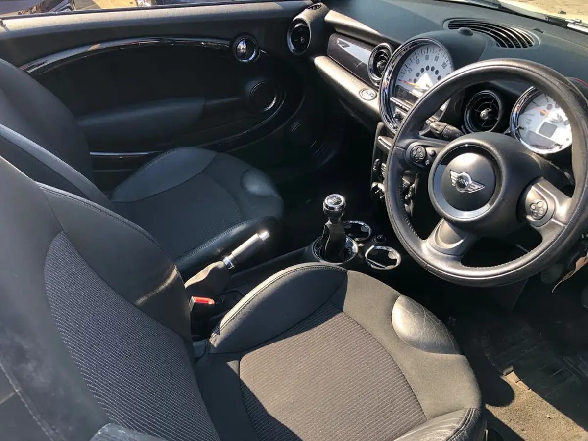 2011-mini-cooper-16-cooper-122bhp-convertible-2d-big-9