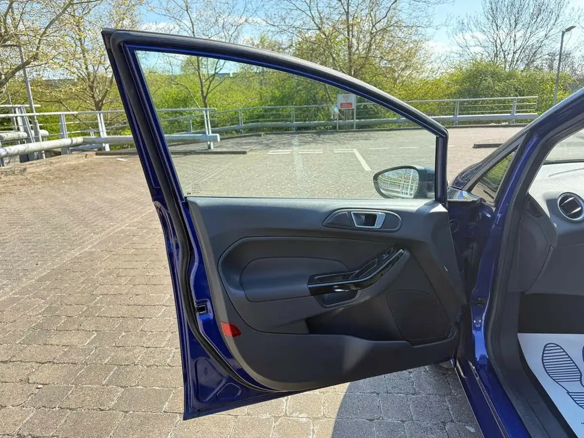 2014-ford-fiesta-10-zetec-100ps-ecoboost-ss-5d-big-29