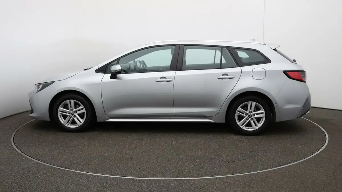 2023-toyota-corolla-18-vvt-i-icon-tech-spare-wheel-touring-sports-5d-big-57