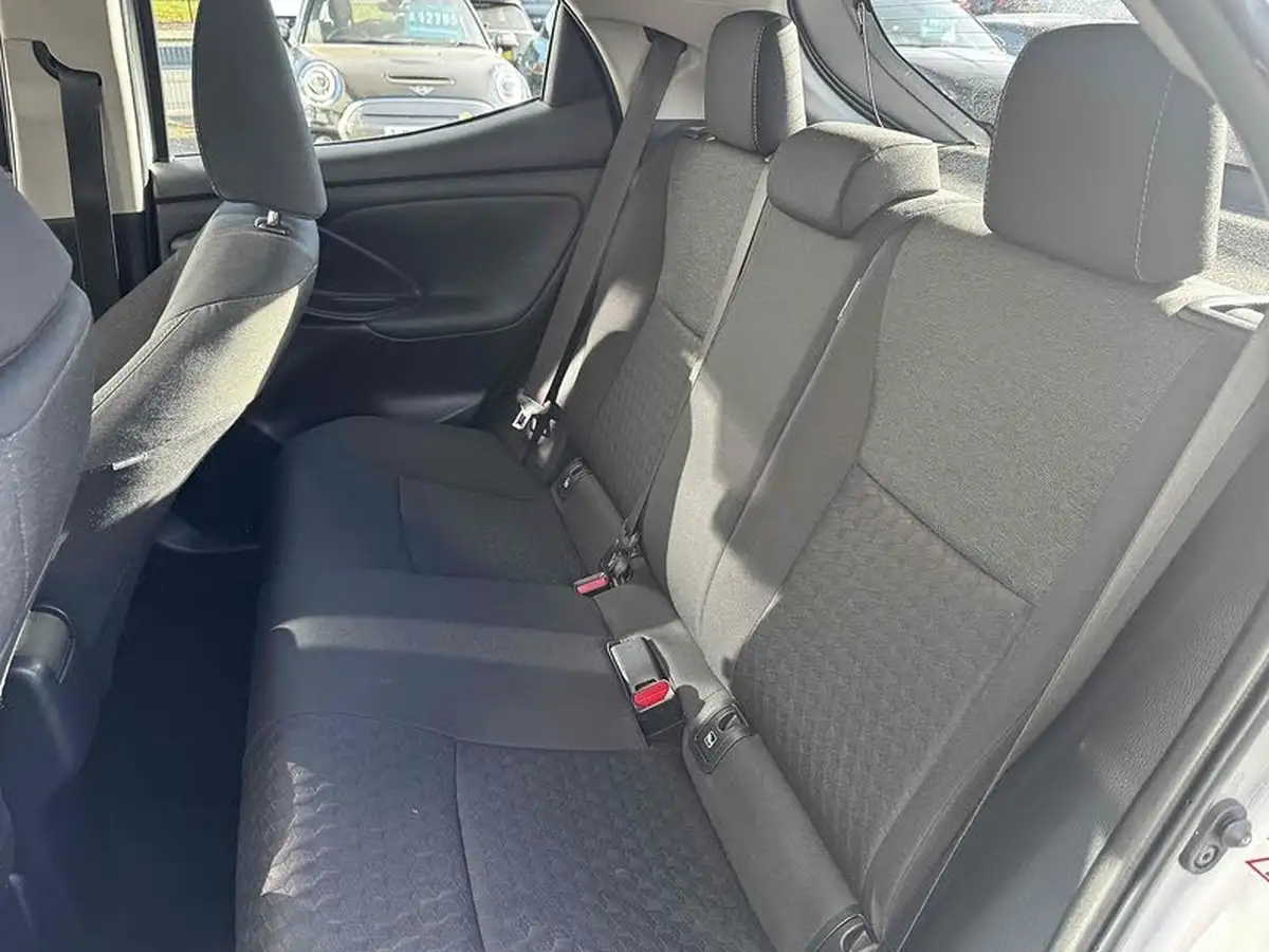 2022-toyota-yaris-15-vvt-i-icon-big-25