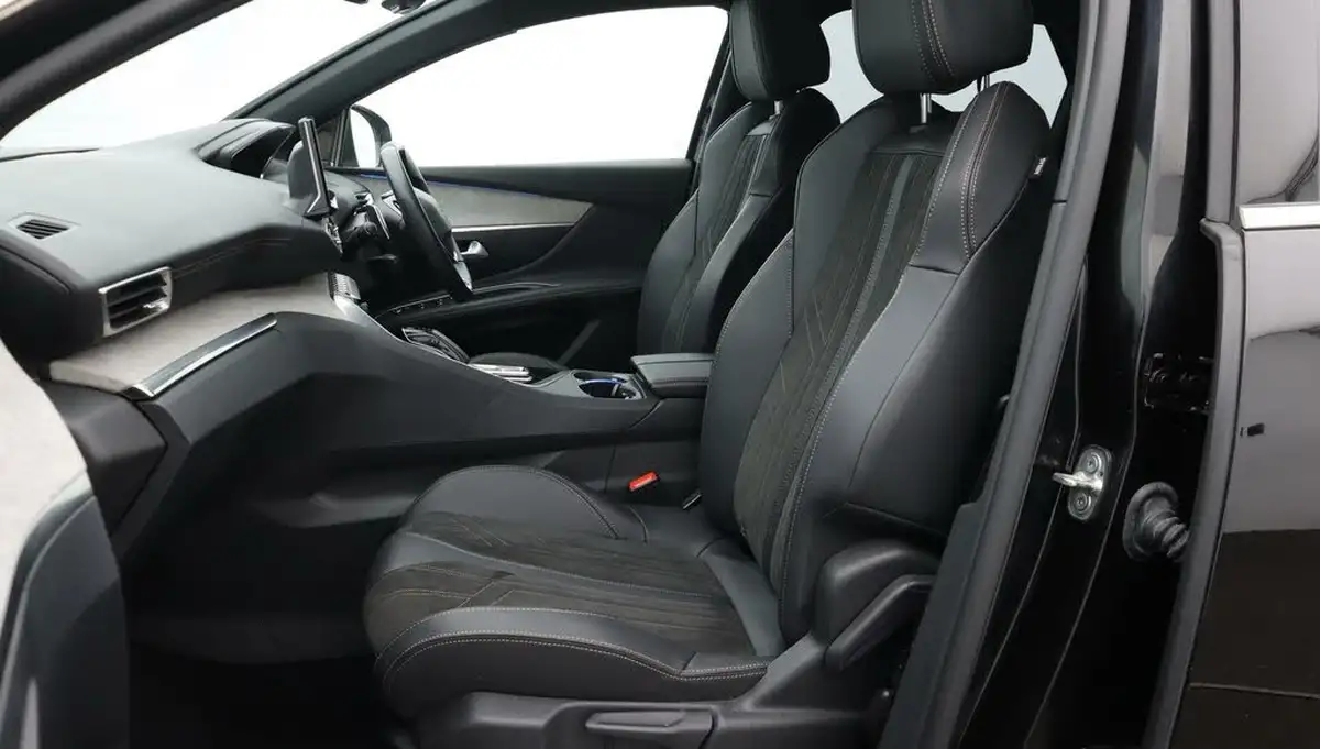 2022-peugeot-3008-suv-16-puretech-gt-premium-225bhp-hybrid-e-eat8-big-14