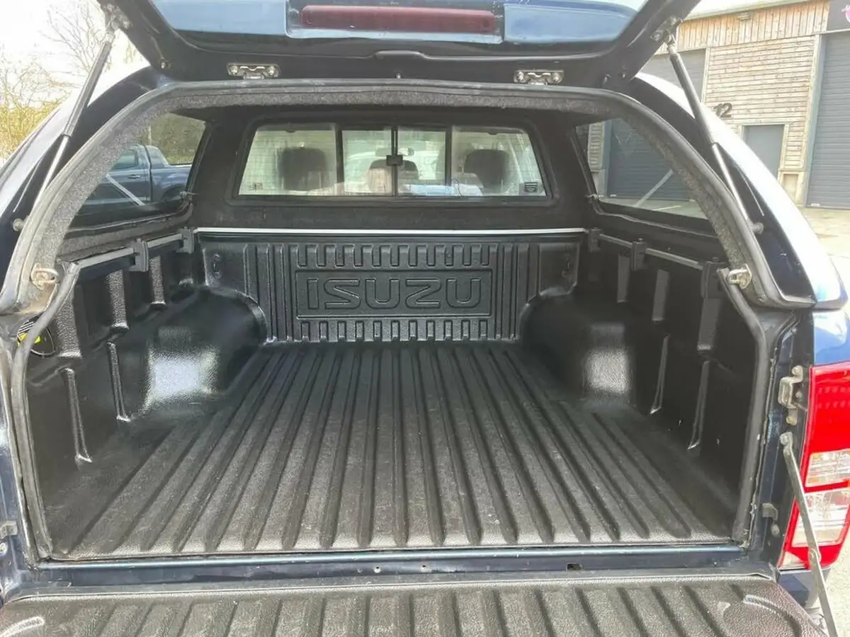 2013-isuzu-d-max-25td-yukon-big-18