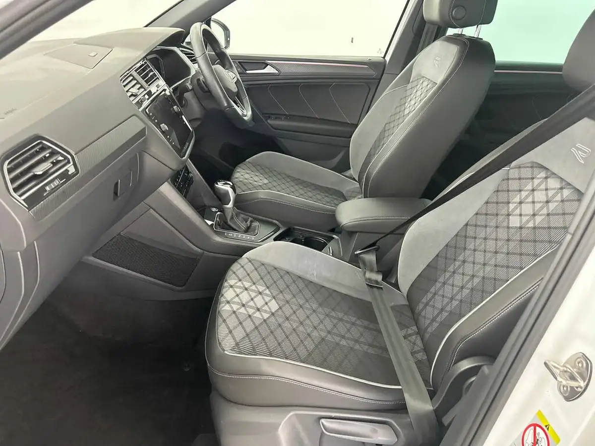 2022-volkswagen-tiguan-15-tsi-r-line-edition-big-13