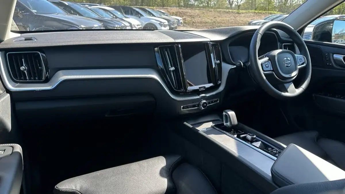 2024-volvo-xc60-20td-b4-plus-big-3