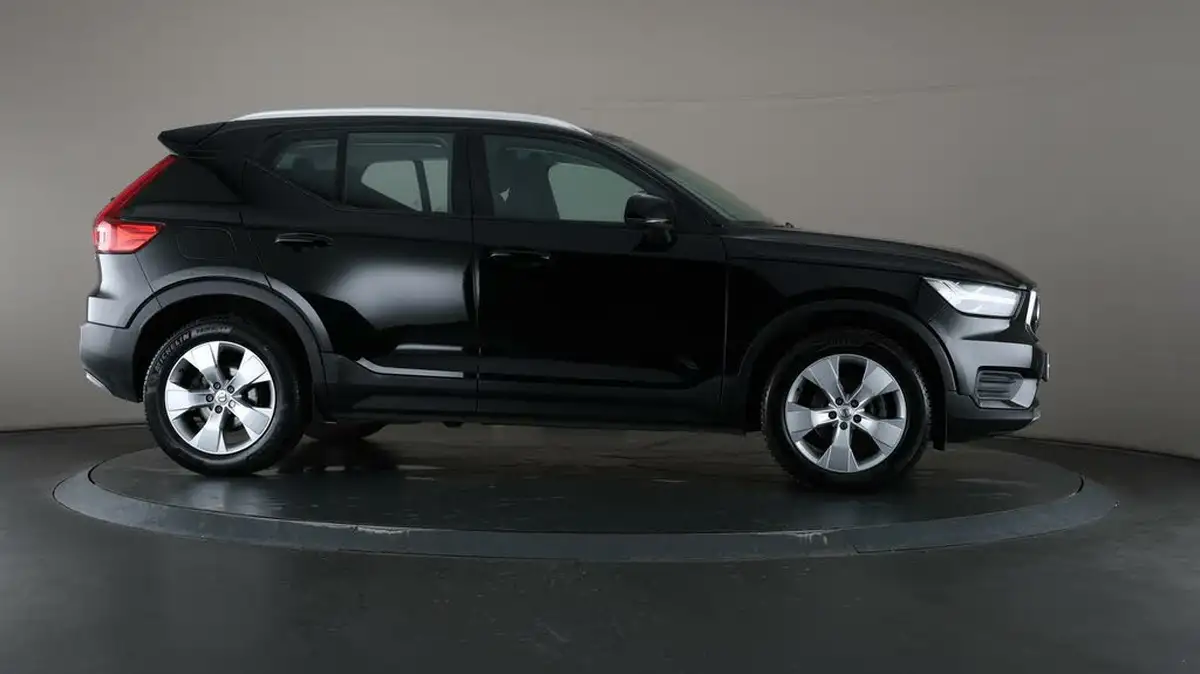 2020-volvo-xc40-20td-d3-momentum-geartronic-big-52