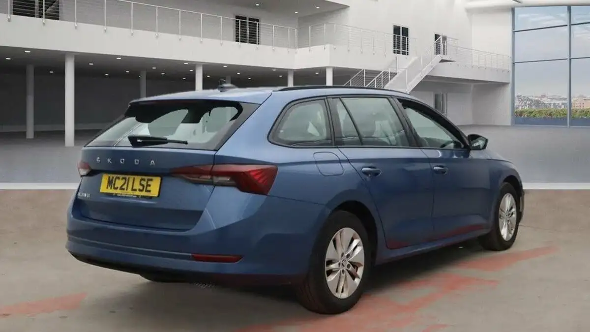 2021-skoda-octavia-20tdi-se-technology-115ps-scr-estate-big-3