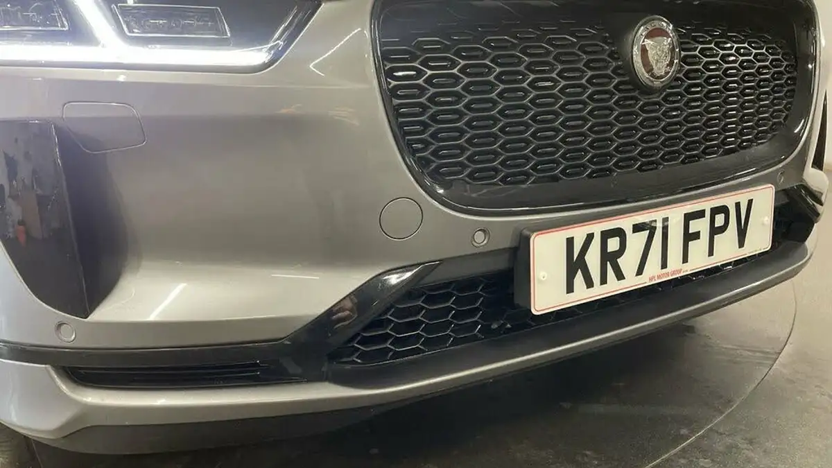 2021-jaguar-i-pace-ev400-black-big-10