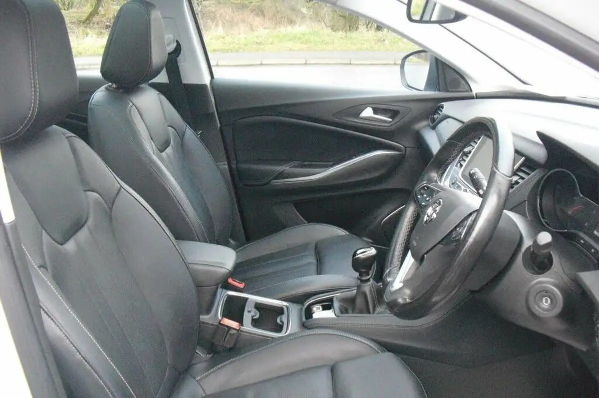 2019-vauxhall-grandland-x-15td-elite-nav-ss-blueinjection-big-13