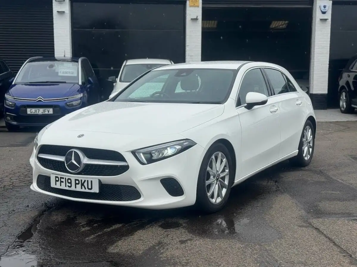 2019-mercedes-benz-a-class-15d-a180d-sport-hatchback-5d-7g-dct-big-1