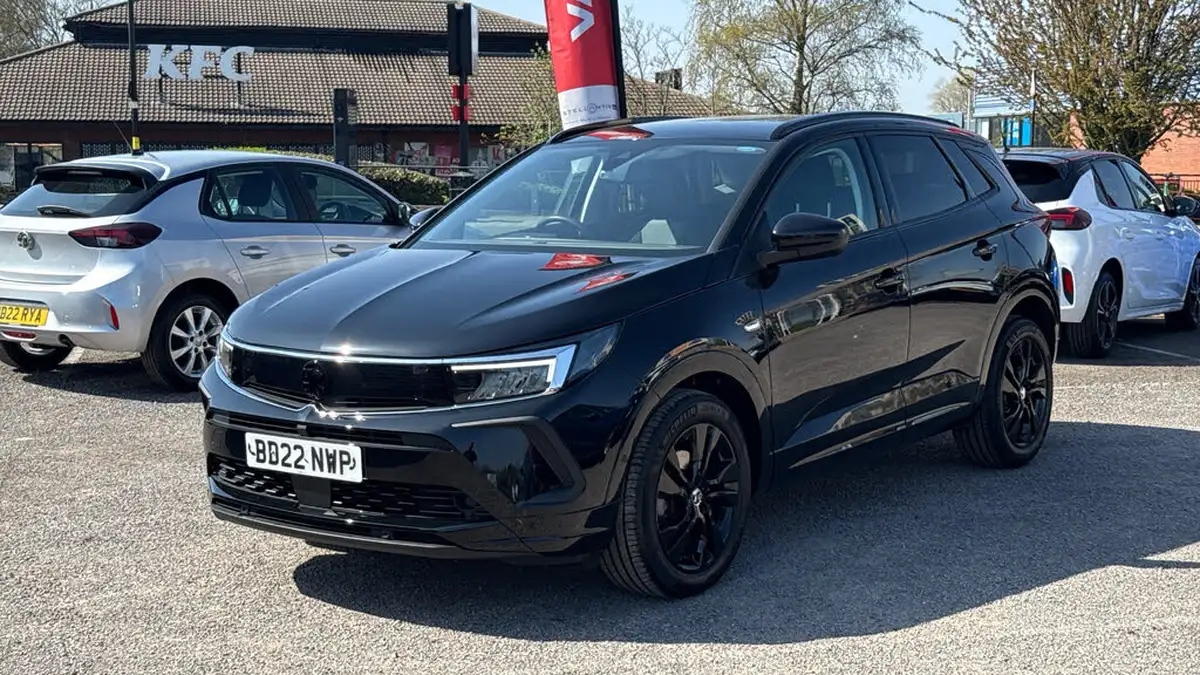 2022-vauxhall-grandland-12-gs-line-auto-big-6