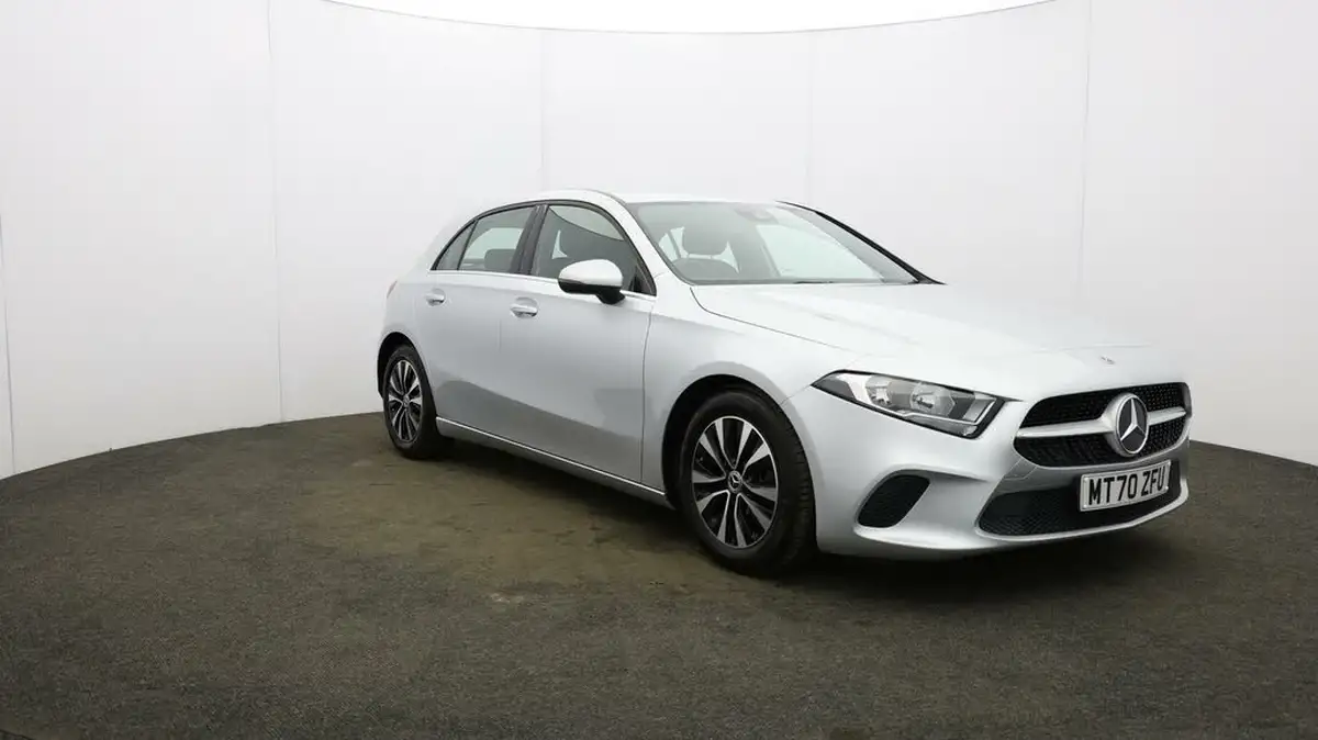 2020-mercedes-benz-a-class-13-a180-se-big-38